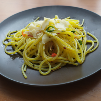 Špagety aglio, olio e peperoncini